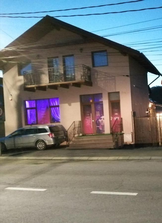 Cazare Regim Hotelier Zarnesti Exterior photo